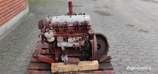 мотор Perkins O.E. 138 за комбајн за жито Dronningborg D900
