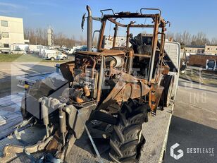 оштетен тркала трактор Renault ARES 616 RZ